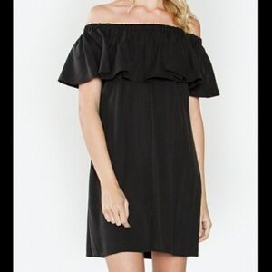 Davi & Dani Women’s Black Flowy Off the Shoulder Mini Dress Size Small